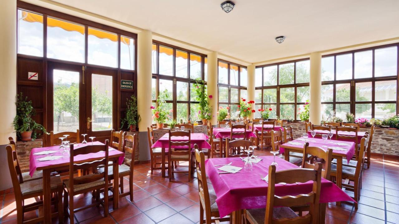 Labella - Hostal Rural Restaurante Ла-Калаорра Екстер'єр фото